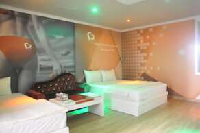 W Motel