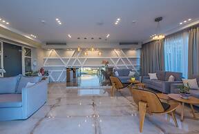 Porto Planos Beach Hotel