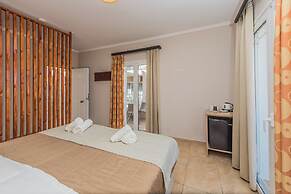 Porto Planos Beach Hotel