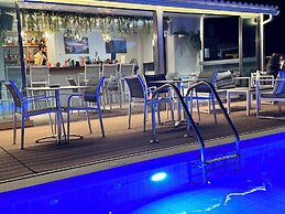 Porto Planos Beach Hotel