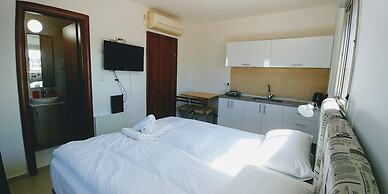 Jaffa's Penthouse Hostel