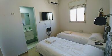 Jaffa's Penthouse Hostel