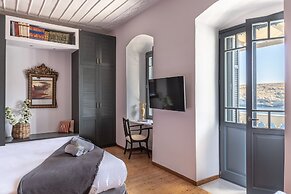 Camara Suites