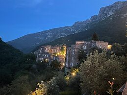 Oliveto Sleeps 4 With Private Garden