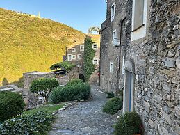 Oliveto Sleeps 4 With Private Garden
