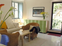Oliveto Sleeps 4 With Private Garden