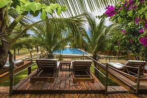 Hotel Punta Camarón Bungalows & Suites