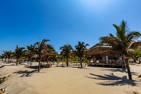 Hotel Punta Camarón Bungalows & Suites