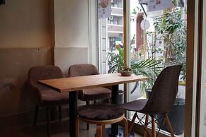 Ini Kobe Hostel & Cafe Bar