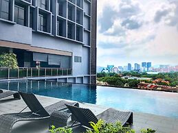 Expressionz Suites KLCC by Like Home