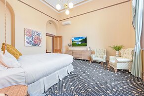 Clocktower Suites