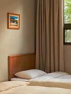 Kinsa Holiday Hotel