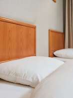 Kinsa Holiday Hotel
