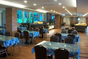 Kinsa Holiday Hotel