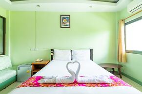 Khum Suk Resort