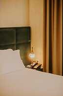 Dim's Hotel