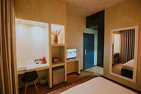 Dim's Hotel