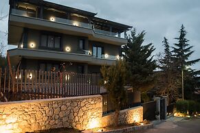Dim's Hotel