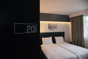 Dim's Hotel
