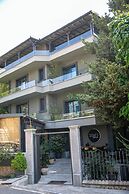 Dim's Hotel