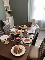 Chic City Centre Georgian Maisonette