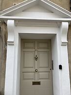 Chic City Centre Georgian Maisonette