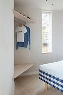 Blythe Road by Onefinestay