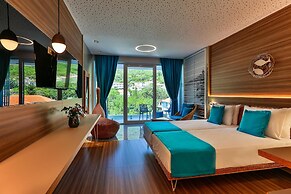 Carine Hotel Kumbor