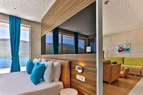 Carine Hotel Kumbor