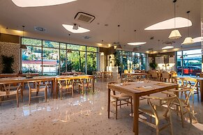 Carine Hotel Kumbor