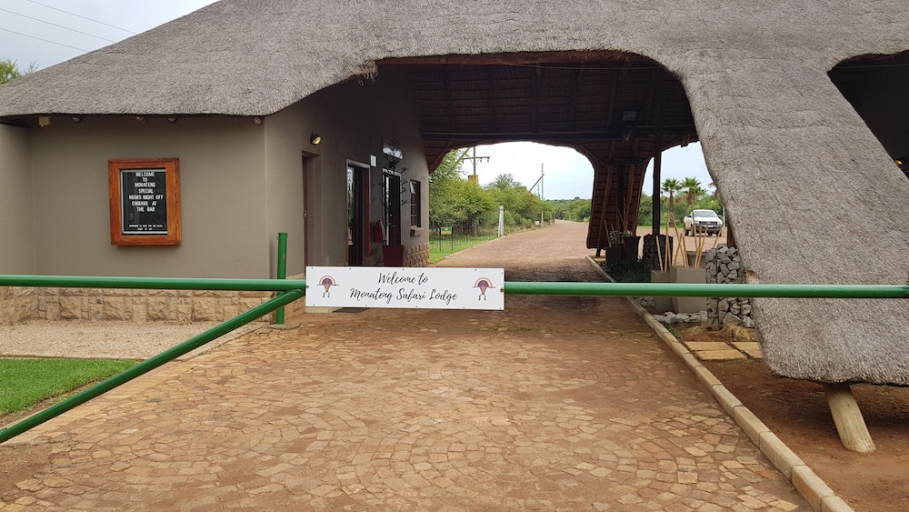 Monateng Safari Lodge