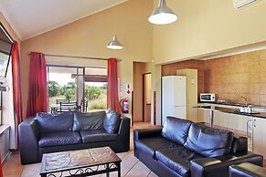 Monateng Safari Lodge