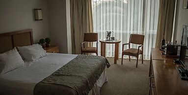 Hotel Raices
