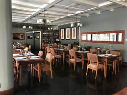 Hotel Raices