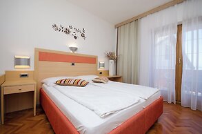 Apartments Mirjana B