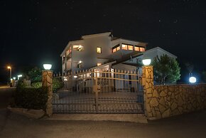 Apartments Karen