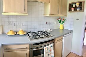 Apple Perch 2BR Flat-Free Parking