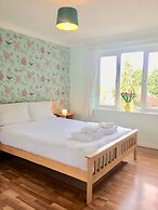 Apple Perch 2BR Flat-Free Parking