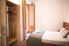 Apartamentos La Guarida 1820