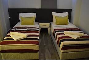 Bone Apart Otel
