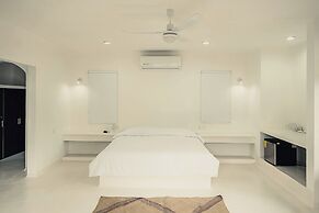 Royal Palm Bacalar Cabañas & Lagoon Club