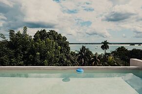 Royal Palm Bacalar Cabañas & Lagoon Club
