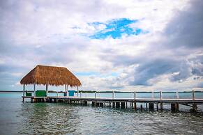 Royal Palm Bacalar Cabañas & Lagoon Club