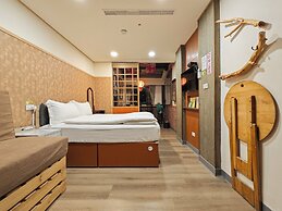 Qu Hi Home Stay