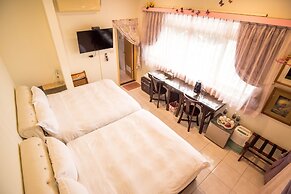 Qu Hi Home Stay