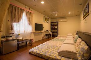 Qu Hi Home Stay