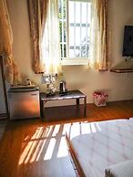 Qu Hi Home Stay