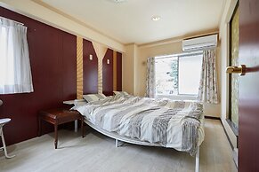 Miki Hall Akabane