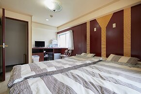 Miki Hall Akabane