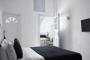 Mr and Mrs White Oia – Santorini